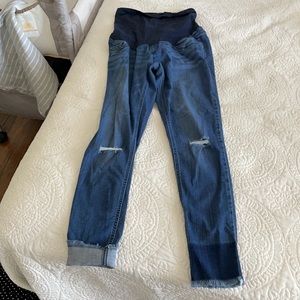 Stretchy maternity jean with high soft waist